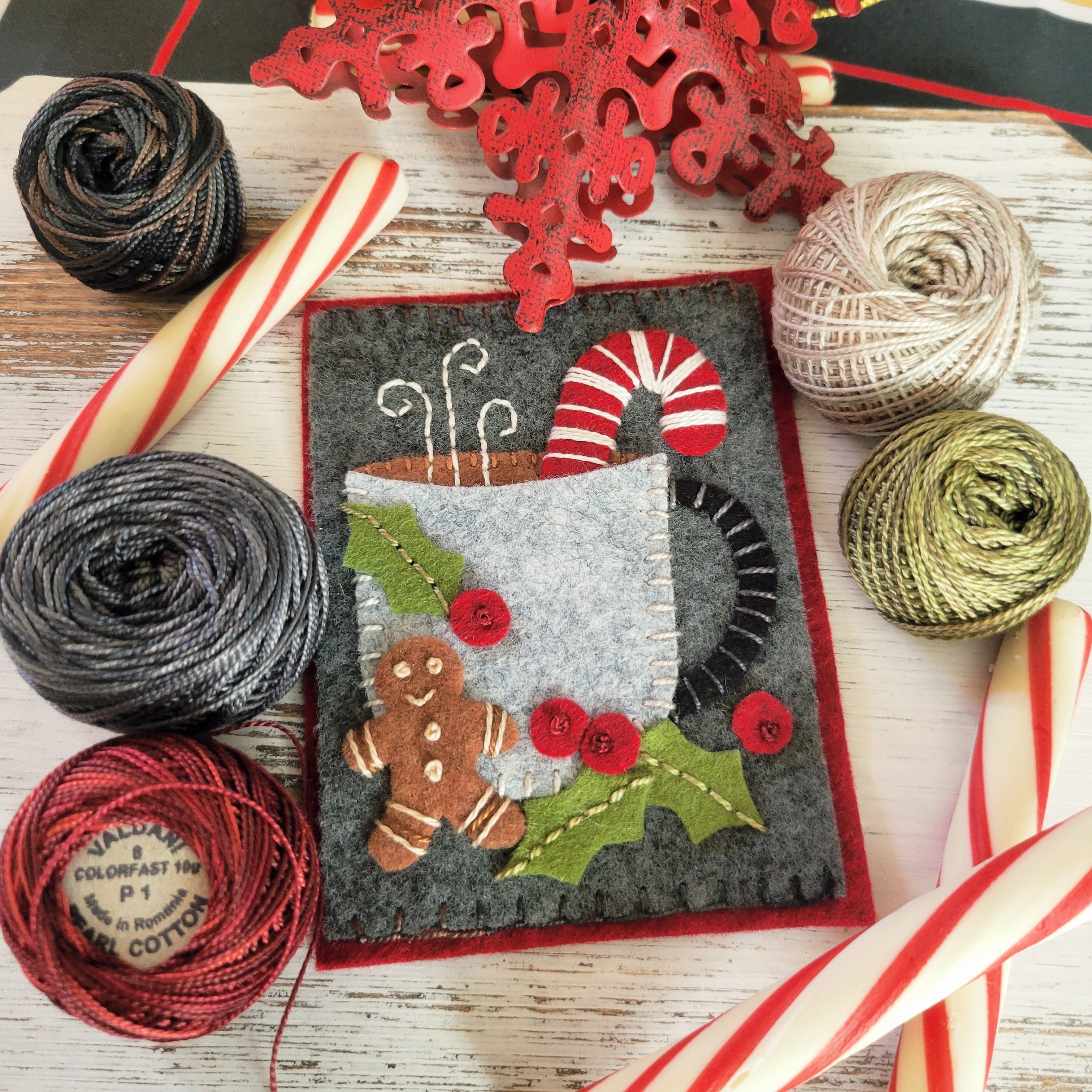 Peppermint Cocoa: Easy-Stitch Mini Kit