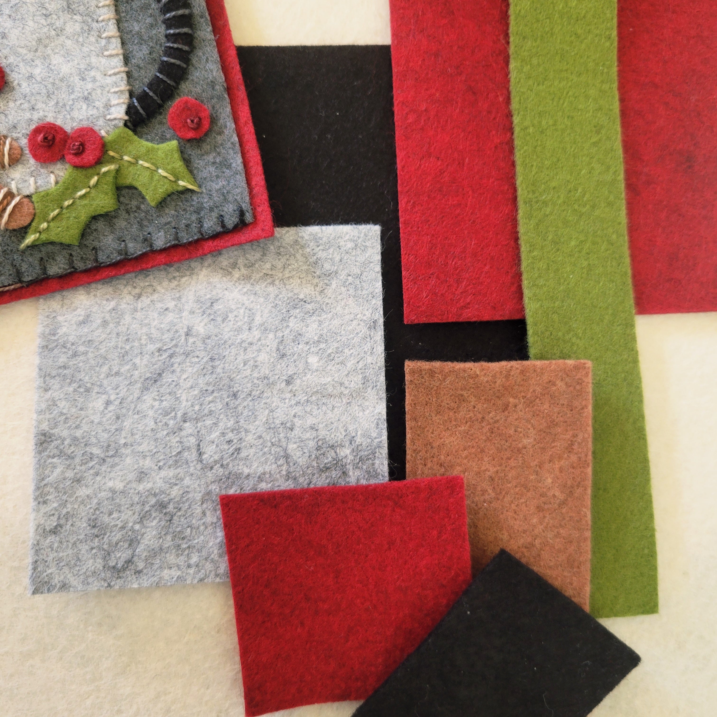 Peppermint Cocoa: Easy-Stitch Mini Kit