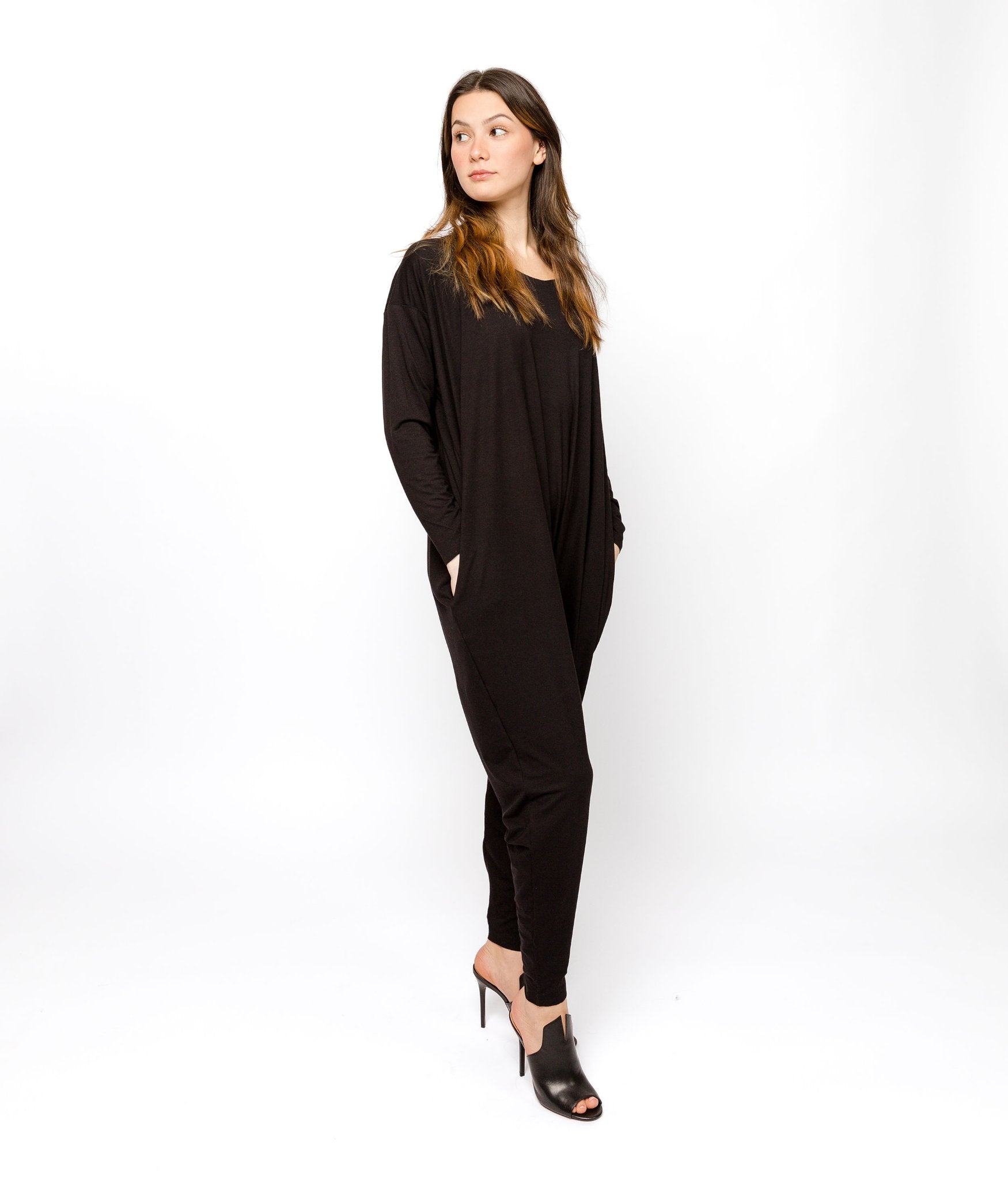 6813756fc324346626b37929_adult-lux-bamboo-long-sleeve-romper-2_1760477238334.jpg