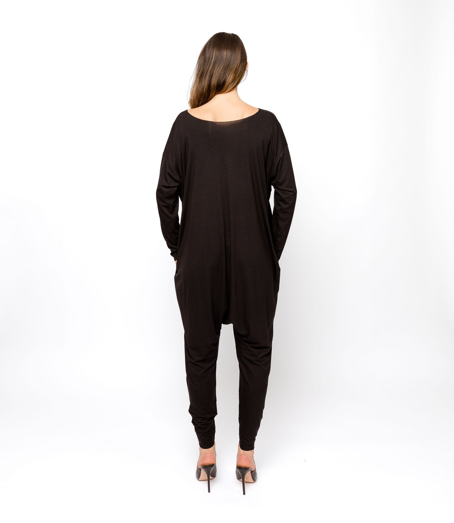 6813756fc324346626b37929_adult-lux-bamboo-long-sleeve-romper-3_1760477244463.jpg