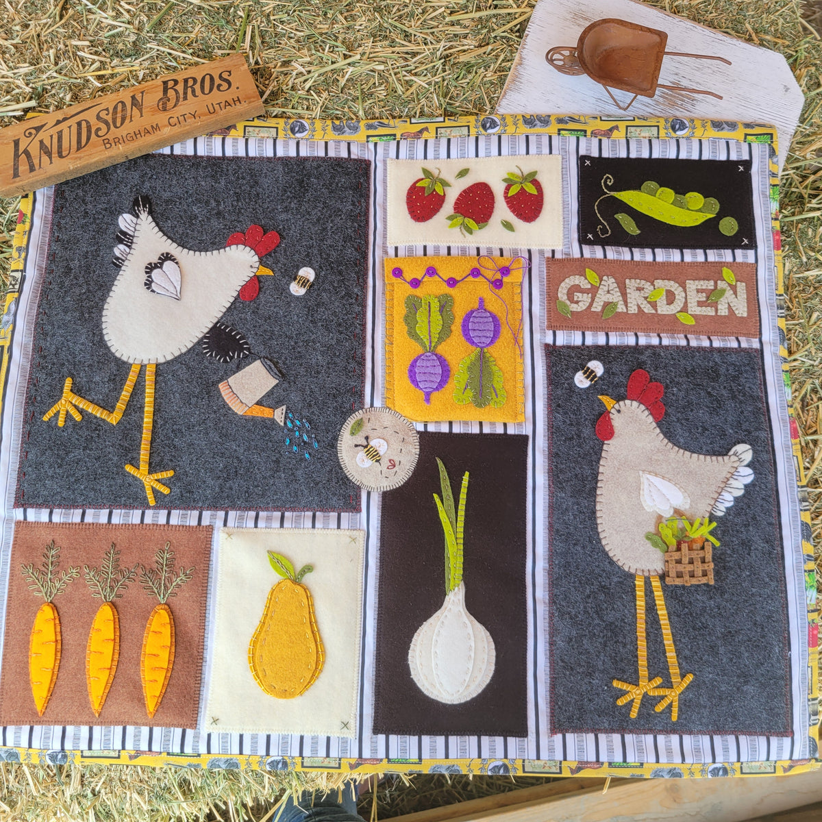 CHICKENS IN THE GARDEN - Printed Patterns