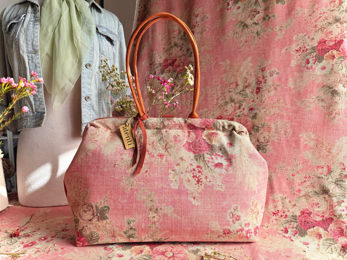 Rosewood Pioneer, Floral Mary Poppins Snap Frame Bag