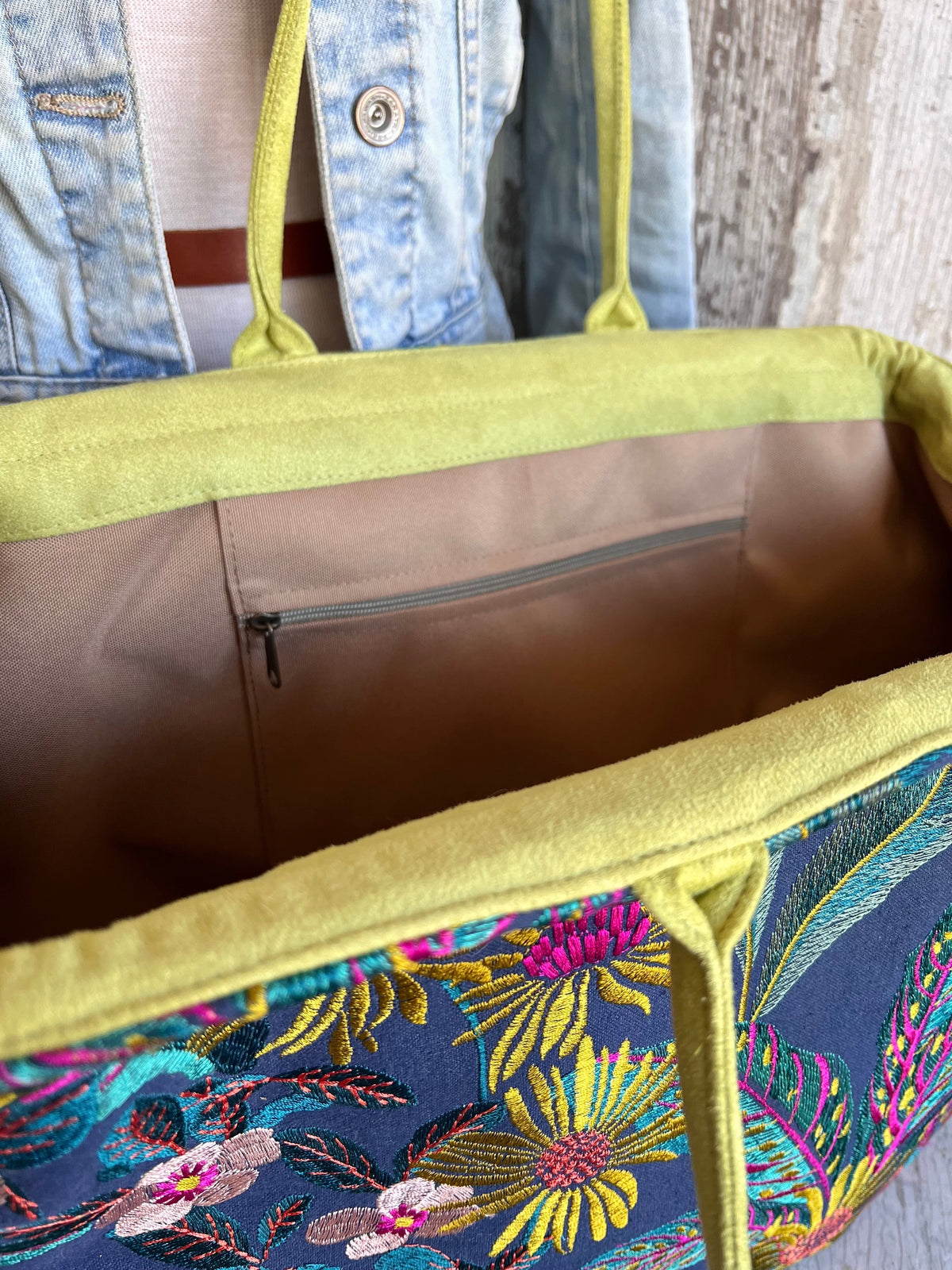 Flora Pioneer Doctor Bag, Atenti USA Handmade, Embroidered Mary Poppins Snap Frame
