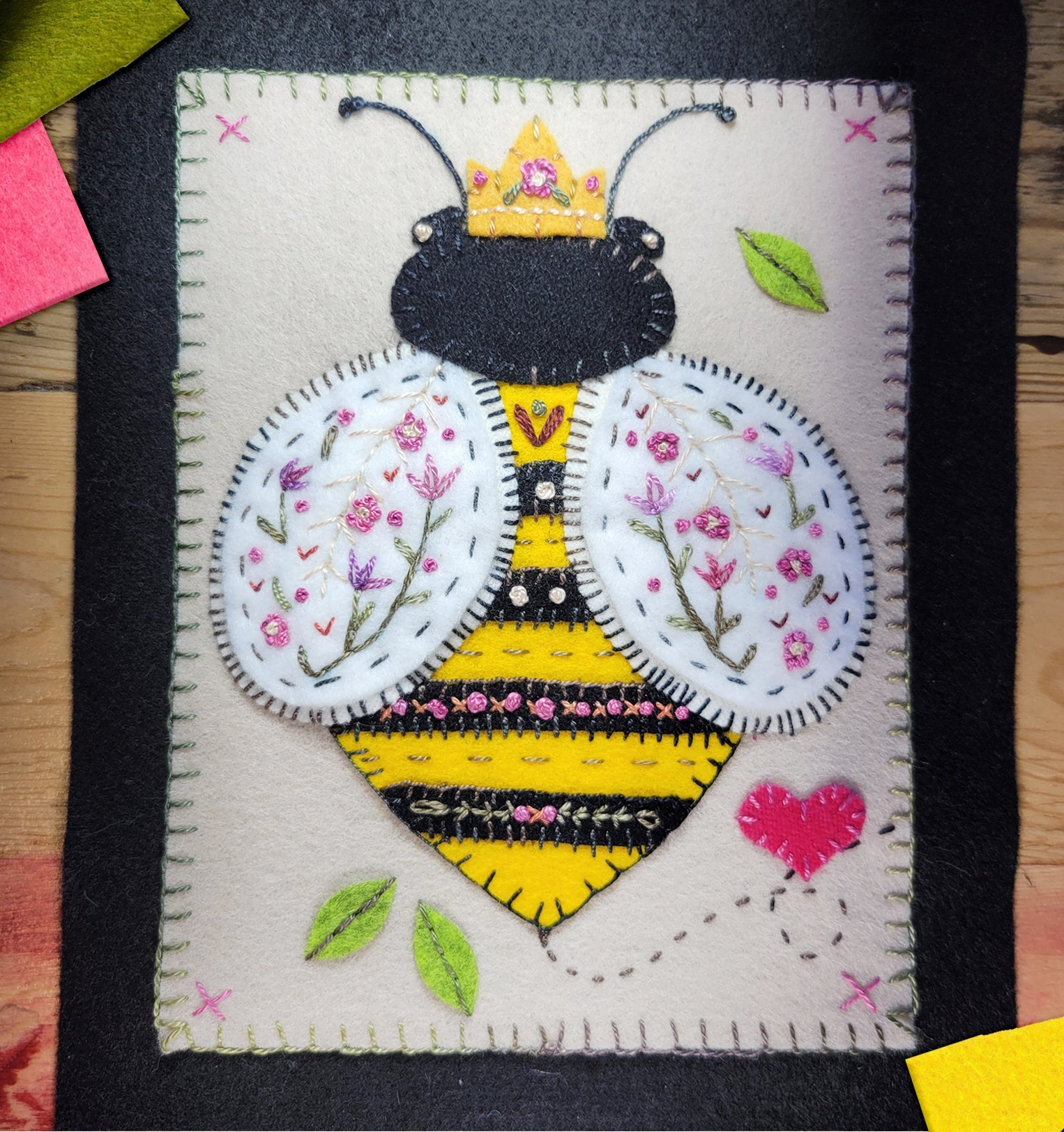 QUEEN BEE - Pattern or Kit
