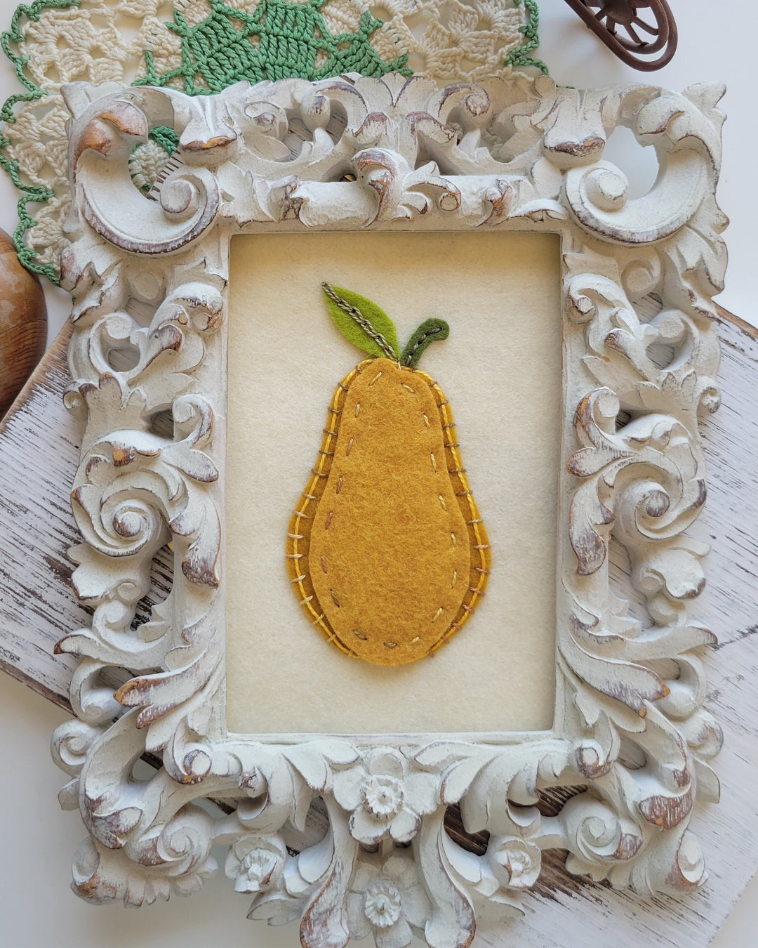 CHICKENS IN THE GARDEN: PEAR - Pattern or Kit