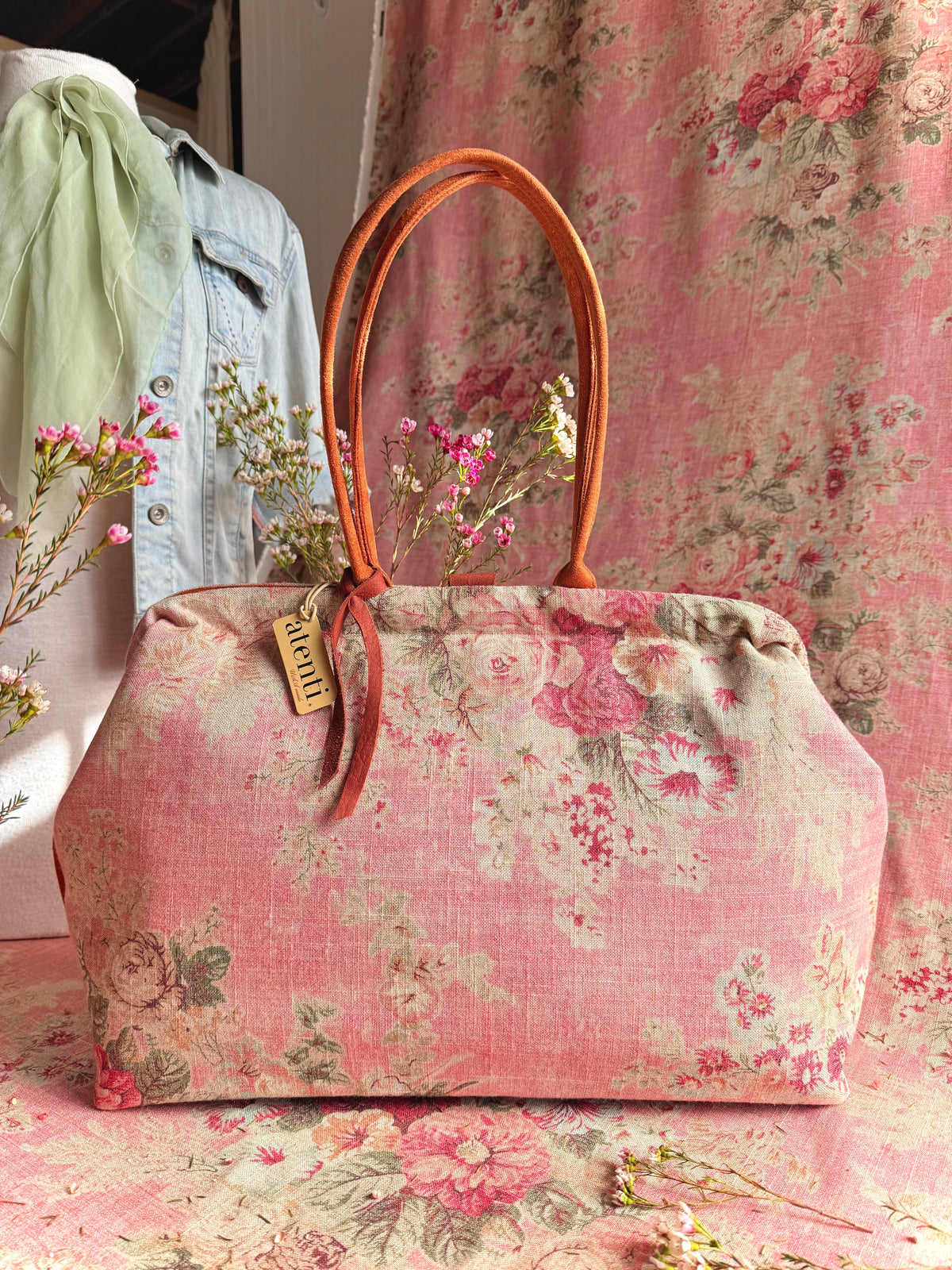 Rosewood Pioneer, Floral Mary Poppins Snap Frame Bag
