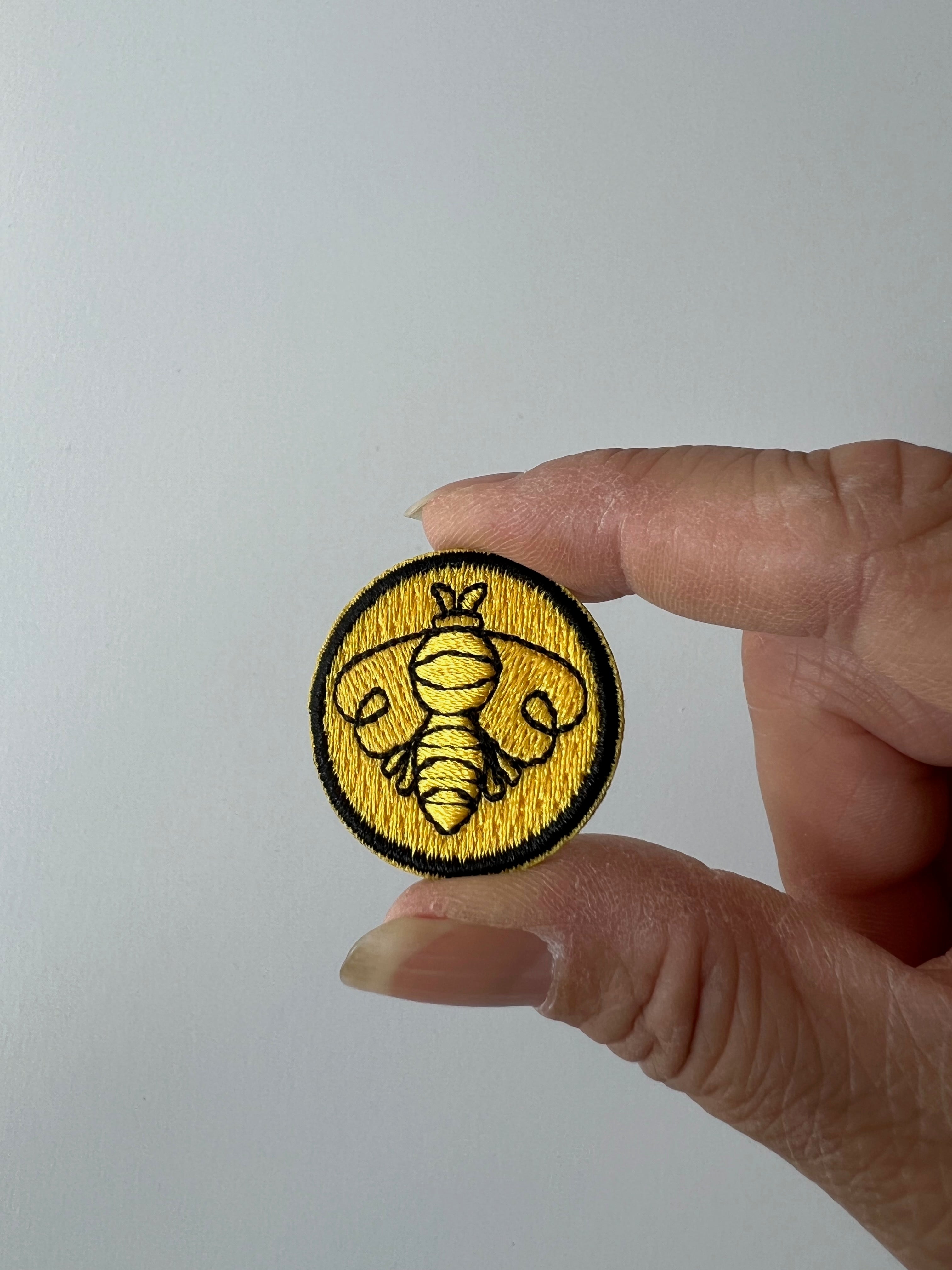 Bee Embroidery Needle Minder