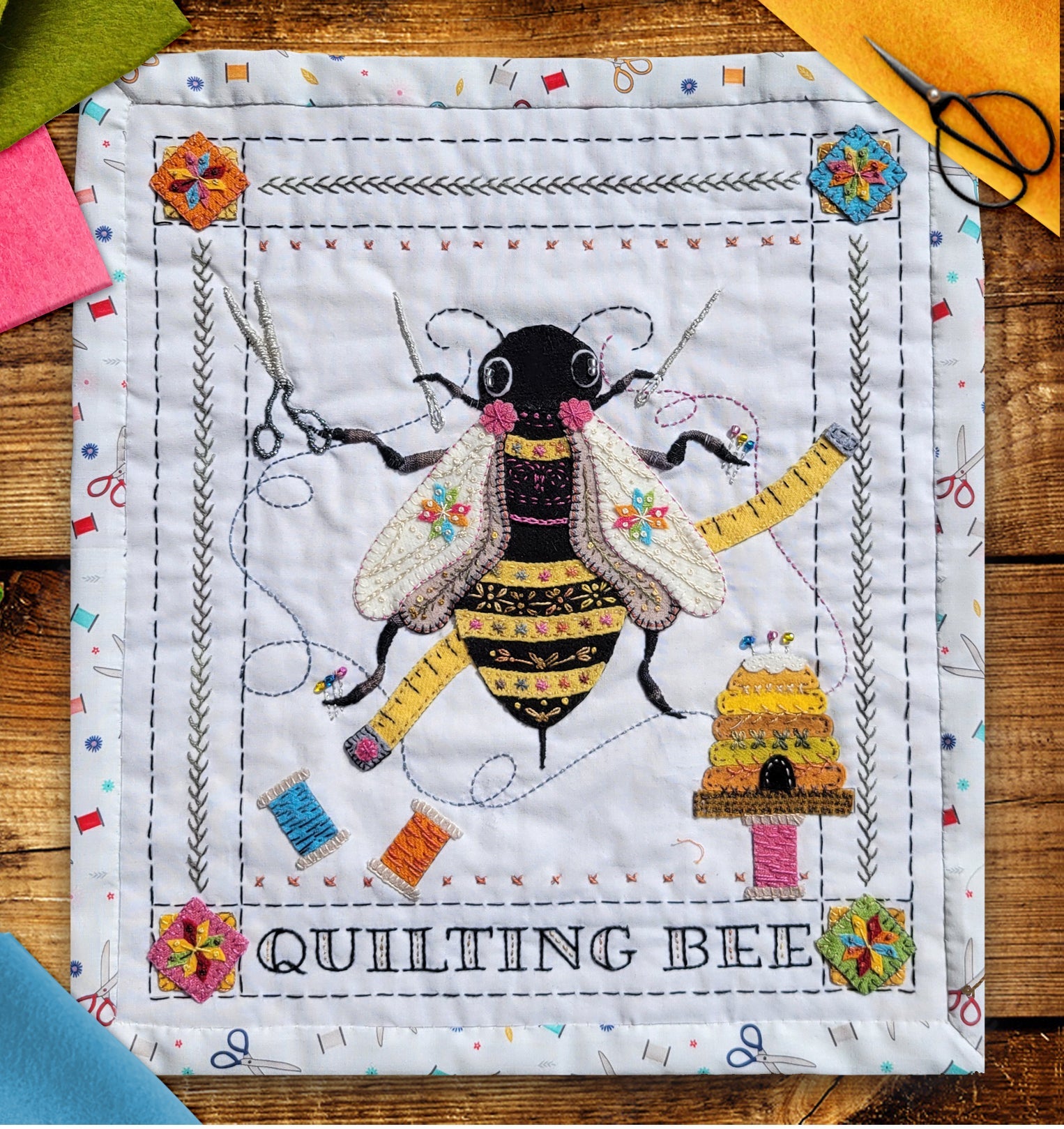 QUILTING BEE SAMPLER - Printed Fabric Panel and Pattern for Wool
